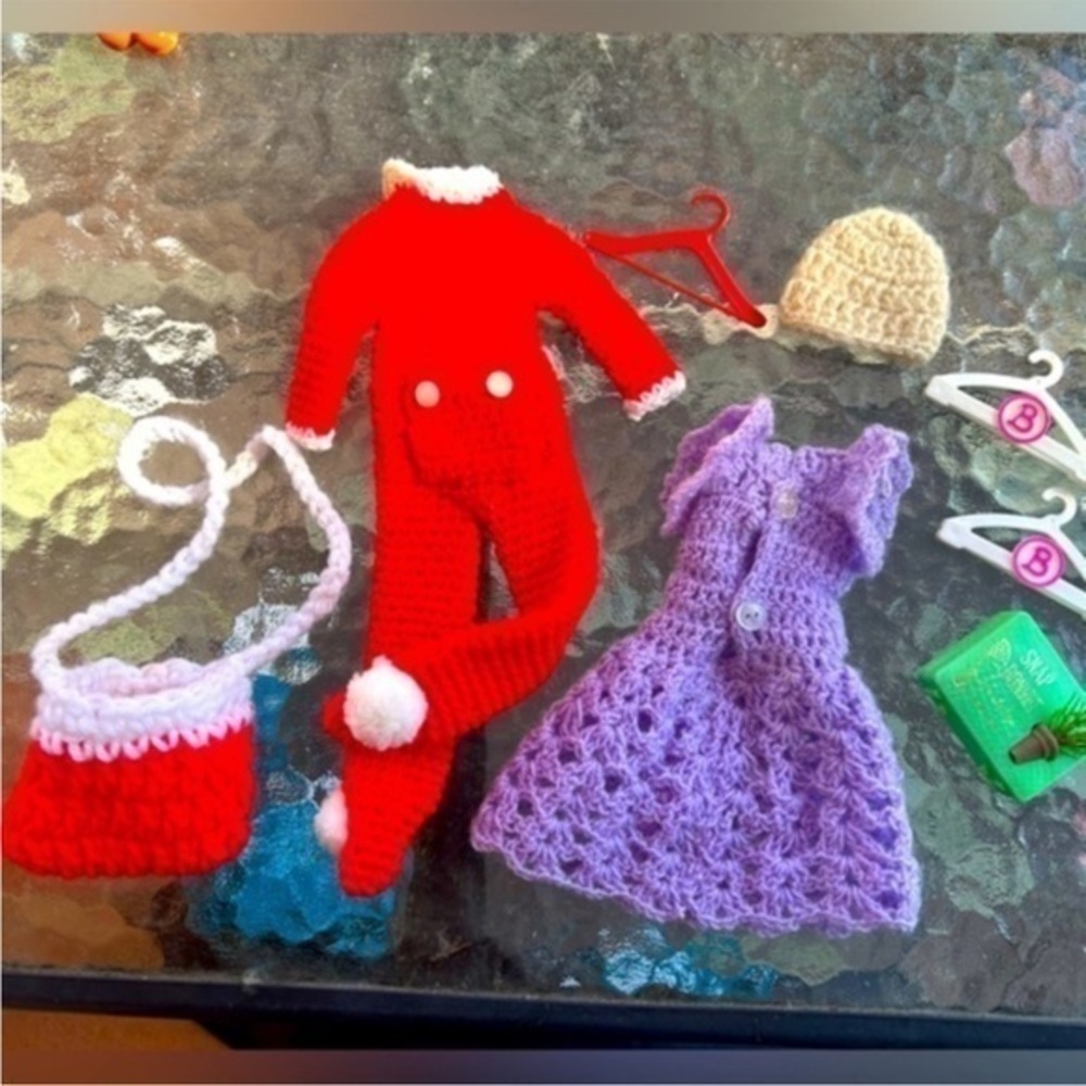 Vintage 70’s BARBIE doll knit crochet clothes clothing & accessories.